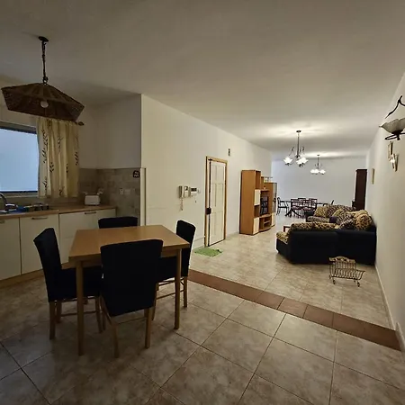 Three Bedroom Apartment In Qawra San Pawl il-Baħar Extérieur photo