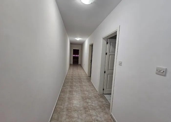 Three Bedroom Apartment In Qawra